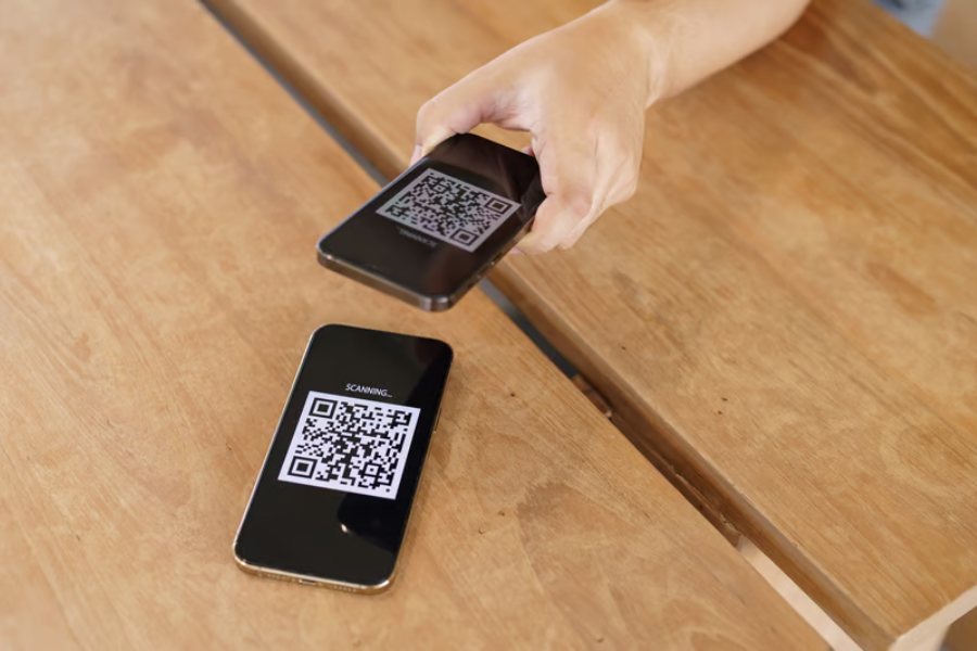 qr code dan informasi aktivasi esim
